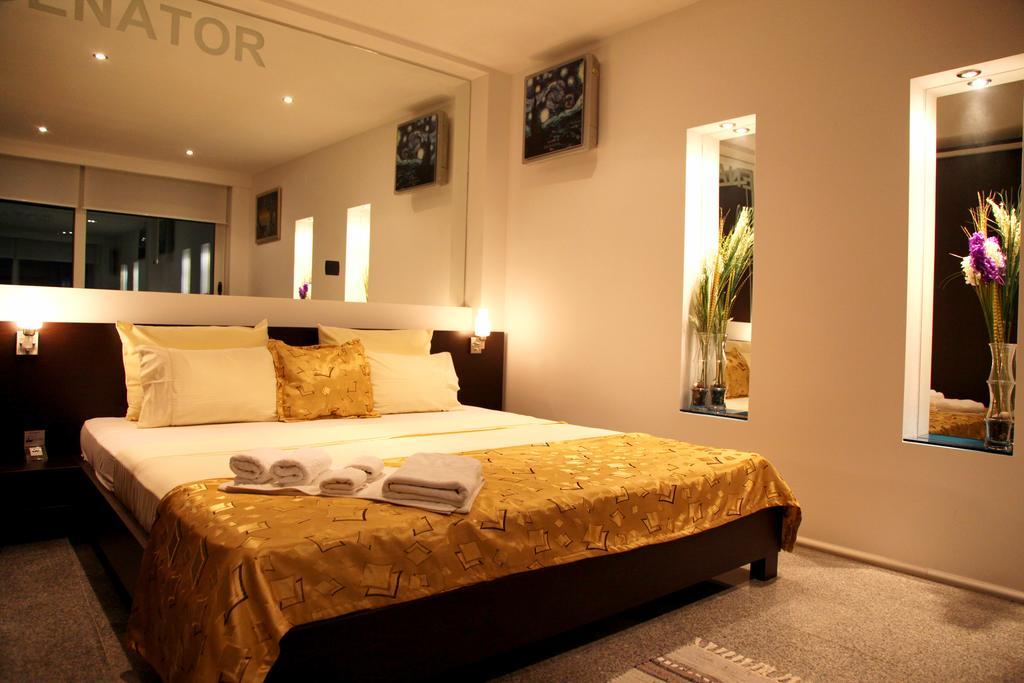 Hotel Senator Улцин Екстериор снимка