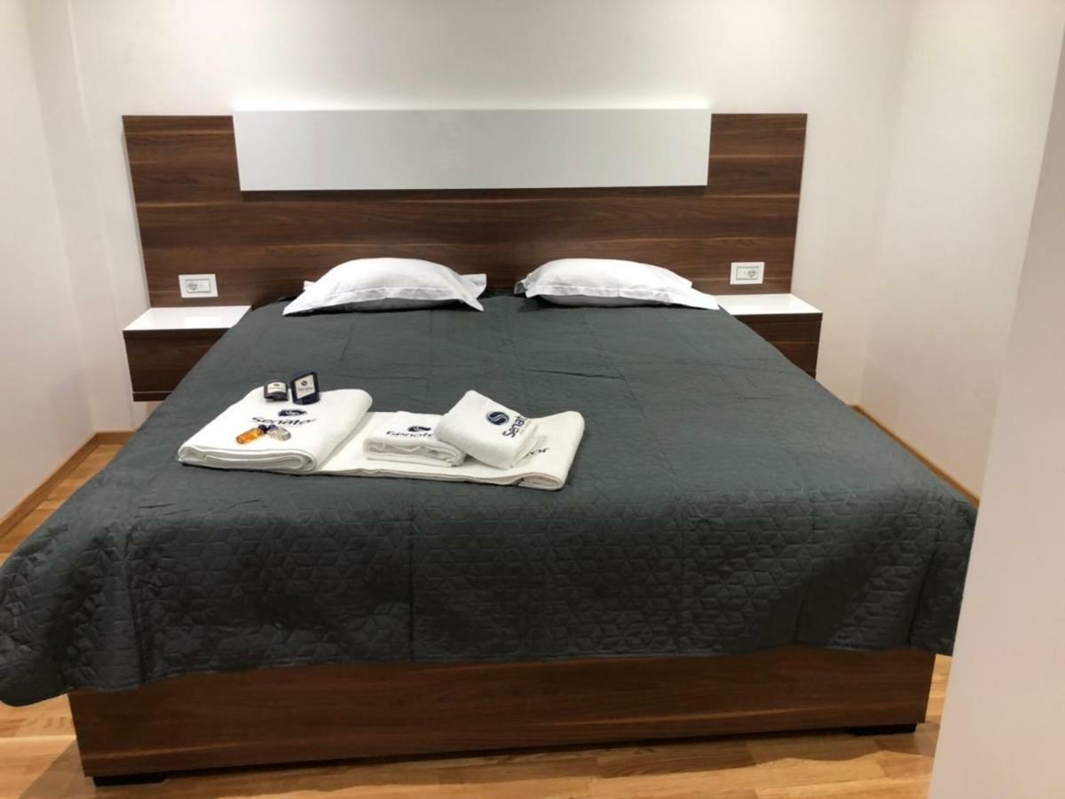 Hotel Senator Улцин Екстериор снимка